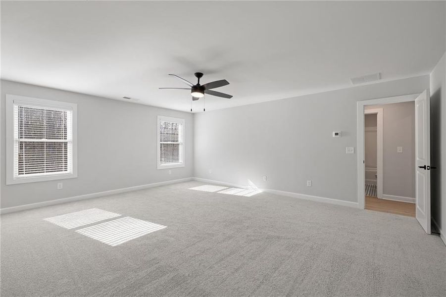 Spacious, unfurnished interior of a new home in Oak Valley Estates, Marietta (Image 49).