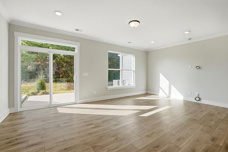 Spacious, unfurnished interior of a new home in Blythe Mill Townhomes, Waxhaw (Image 21).