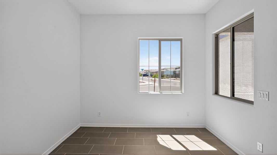 Spacious, unfurnished interior of a new home in Estrella, Goodyear (Image 14).
