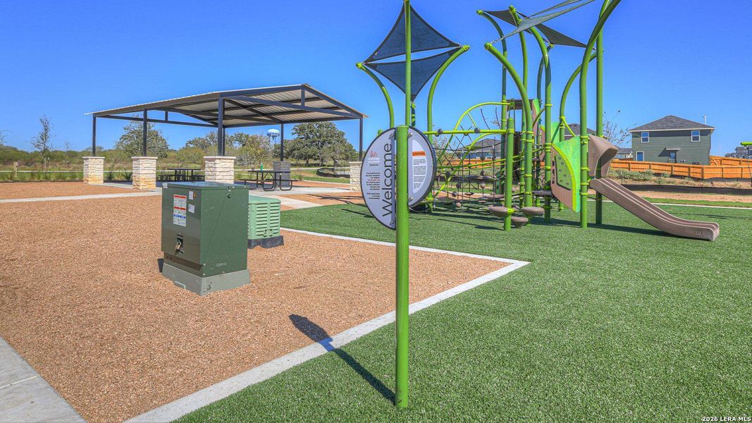 Community amenities in , Luling (Image 29).