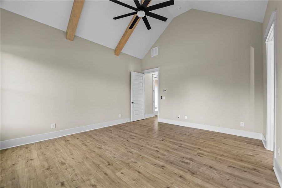 Spacious, unfurnished interior of a new home in , Monroe (Image 59).