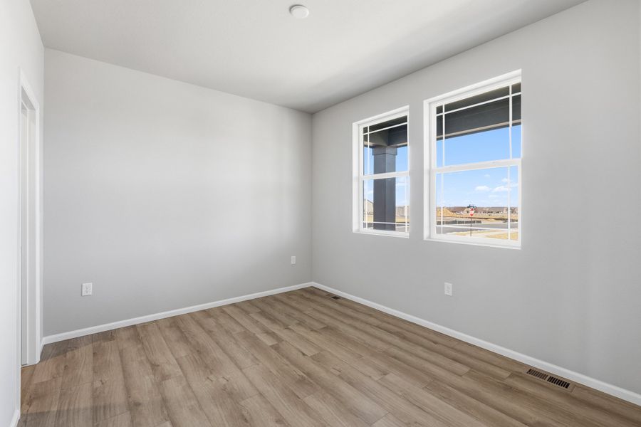 Spacious, unfurnished interior of a new home in Talon Pointe, Thornton (Image 13).