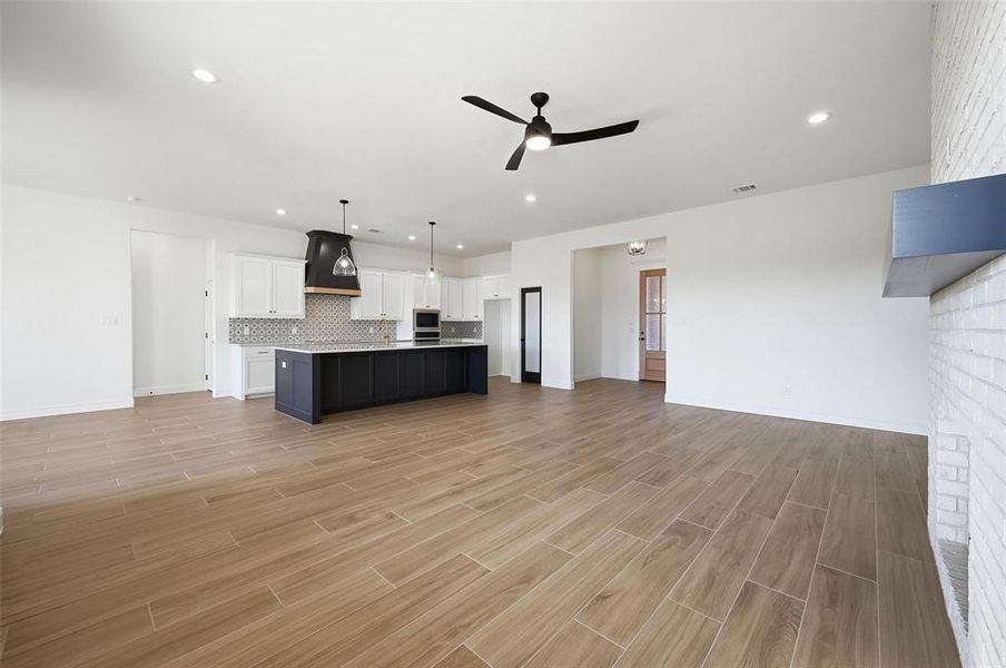 Spacious, unfurnished interior of a new home in , Azle (Image 31).