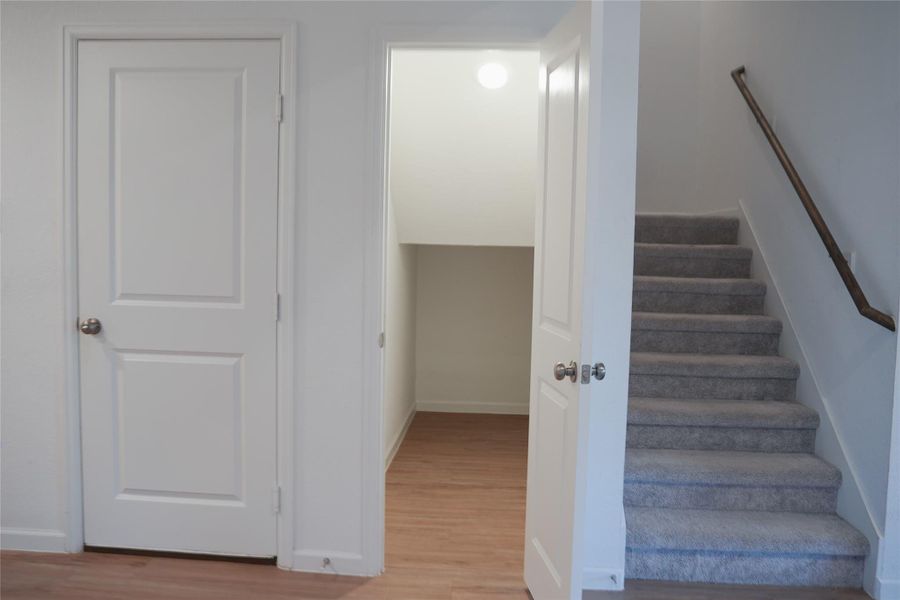 Spacious, unfurnished interior of a new home in Millers Pond: Watermill Collection, Rosenberg (Image 25).