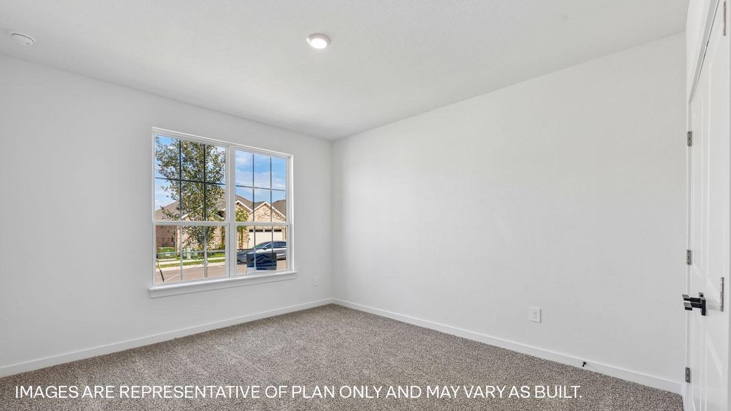 Spacious, unfurnished interior of a new home in Rosenbusch Ranch, Leander (Image 28).