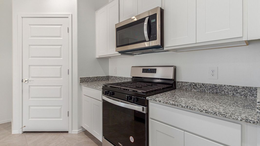 Representative furnished interior of a home built from the Elgin by D.R. Horton in Sycamore Vista, Vail (Image 8). Representative furnished interior of a home built from the Elgin by D.R. Horton in Sycamore Vista, Vail (Image 8).