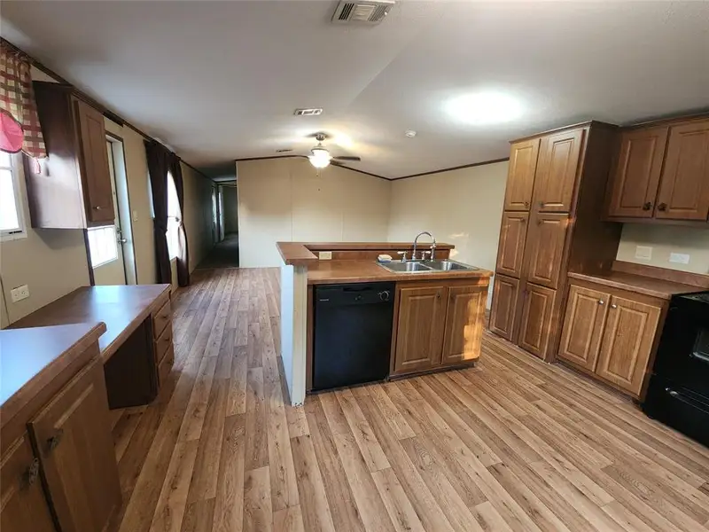 Furnished interior view inside a new home in , Gun Barrel City (Image 4).