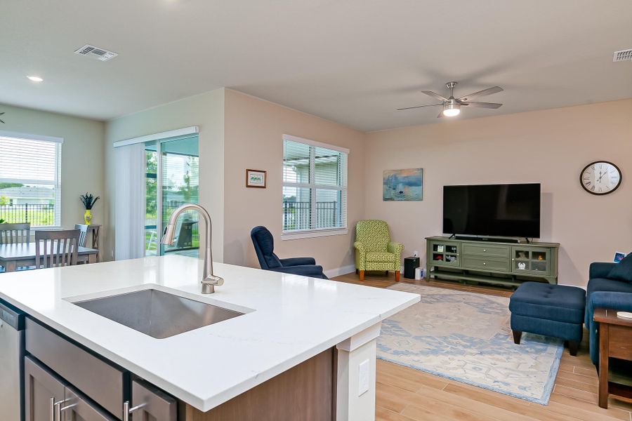 8667 Dahlia CIR