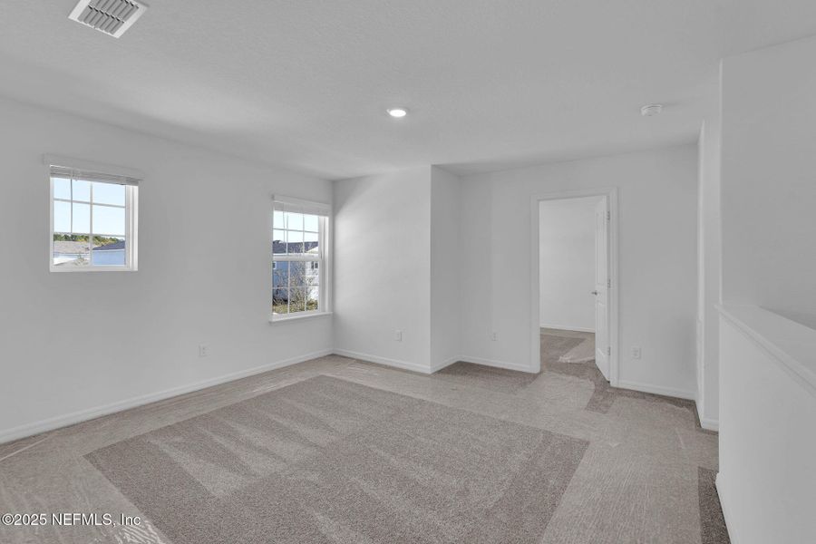 Spacious, unfurnished interior of a new home in Wells Landing, Jacksonville (Image 20).