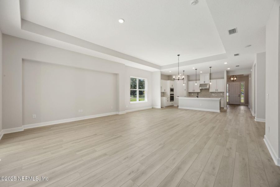 Spacious, unfurnished interior of a new home in Edwards Creek Estates, Jacksonville (Image 20).