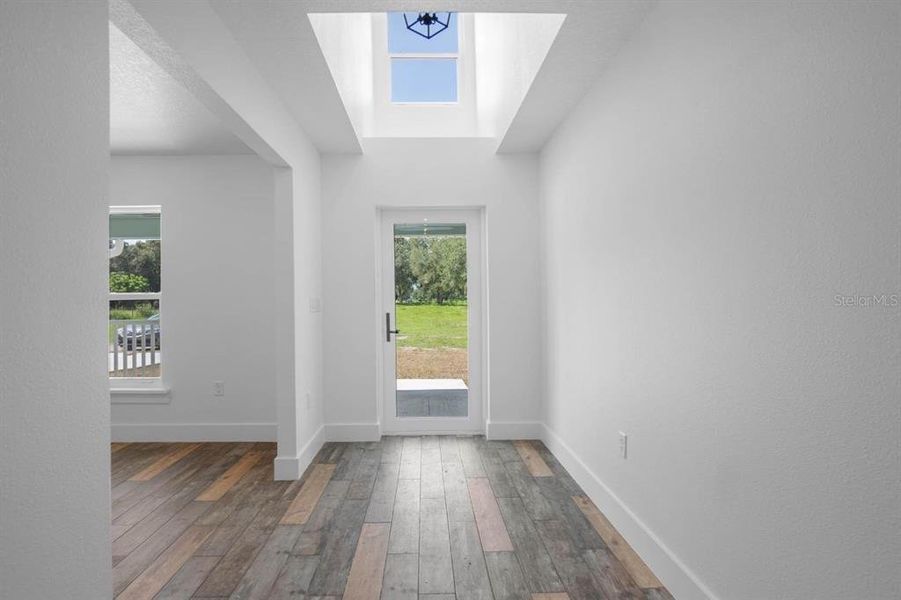 Spacious, unfurnished interior of a new home in , Webster (Image 15).