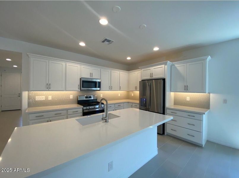 10217 W Fairmount Avenue