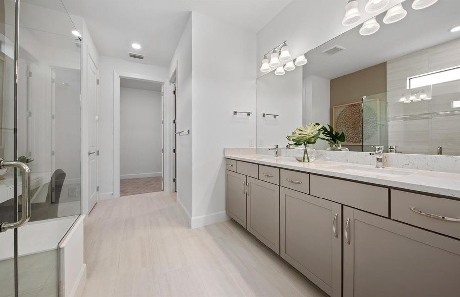 SWFL_HML_Mystique_OwnersBath_web