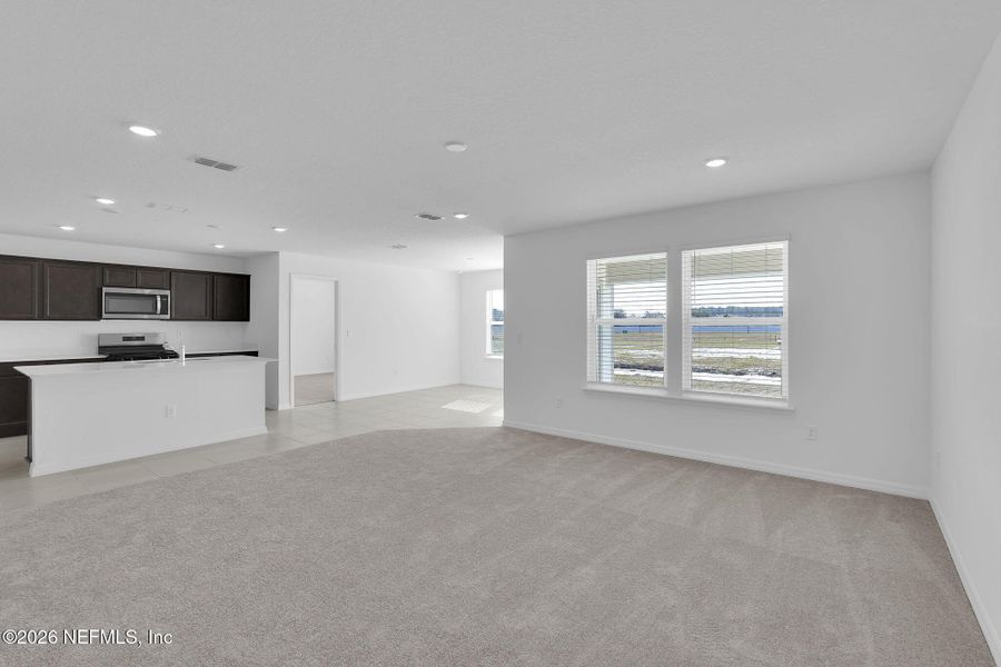Spacious, unfurnished interior of a new home in Wells Landing, Jacksonville (Image 22).