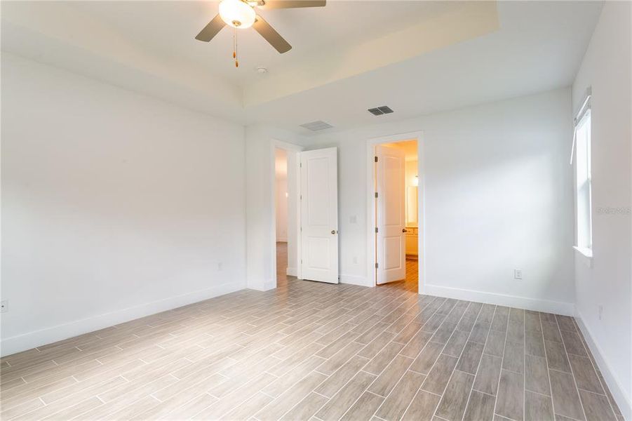 Spacious, unfurnished interior of a new home in , Punta Gorda (Image 17).
