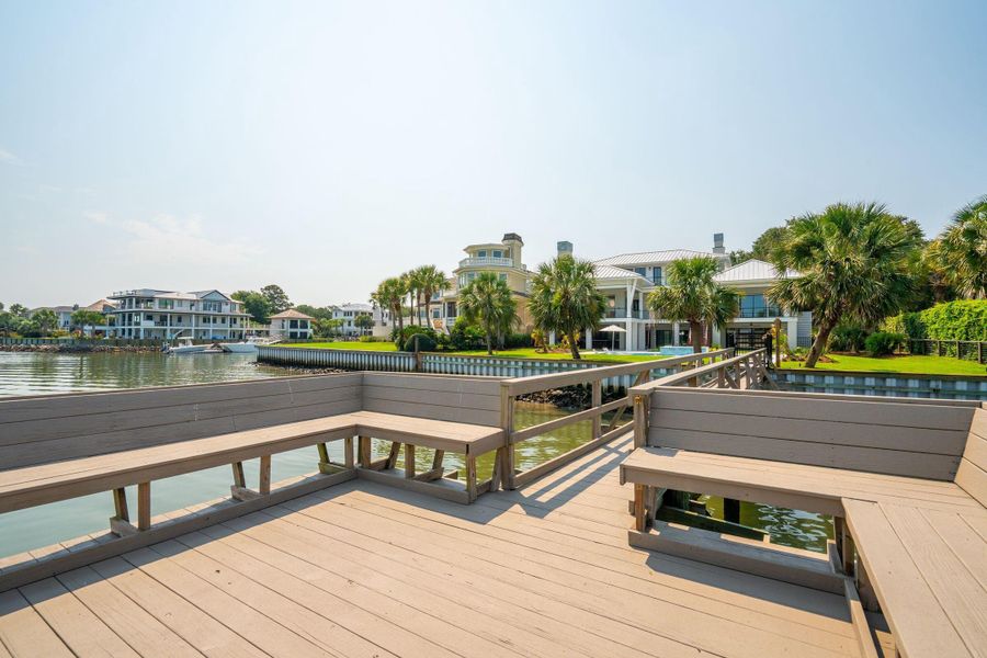 Community amenities in , Isle Of Palms (Image 107).