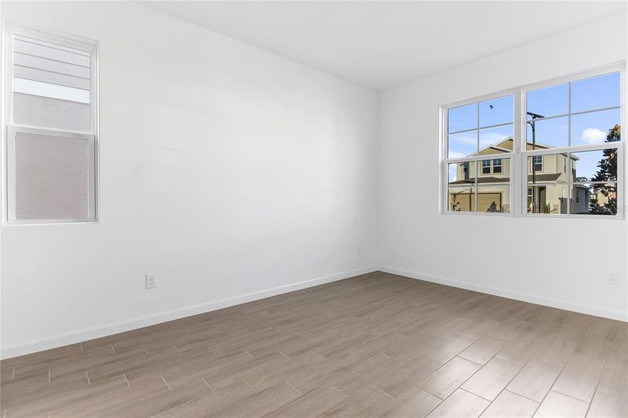 Spacious, unfurnished interior of a new home in Seasons at Aurora Oaks, Ocala (Image 13).