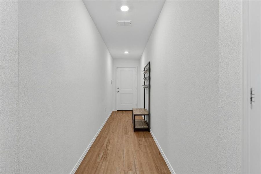 Spacious, unfurnished interior of a new home in Bridgewater, Princeton (Image 22). Spacious, unfurnished interior of a new home in Bridgewater, Princeton (Image 22).
