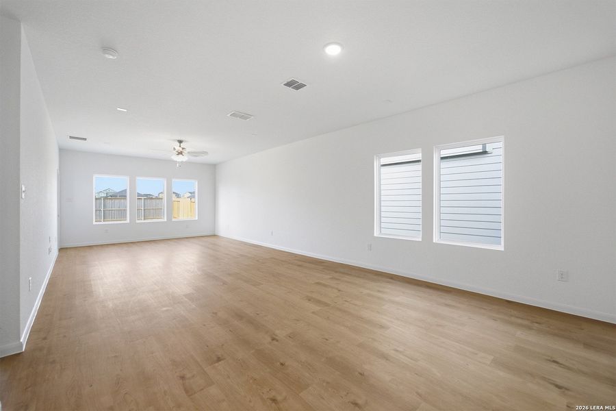 Spacious, unfurnished interior of a new home in Katzer Ranch, Converse (Image 28).