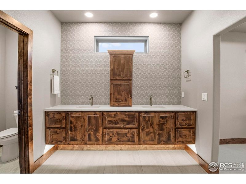 Furnished interior view inside a new home in , Loveland (Image 33).