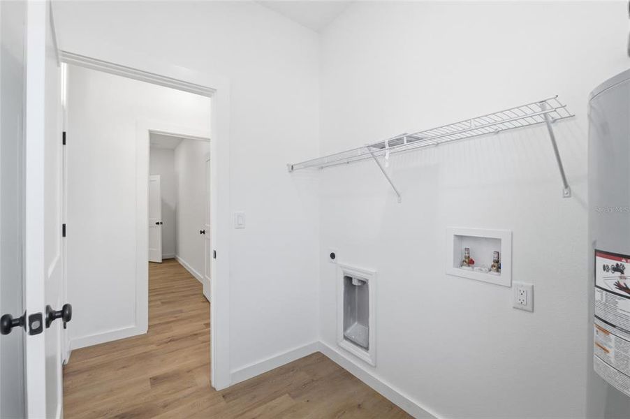 Spacious, unfurnished interior of a new home in , Dade City (Image 35).