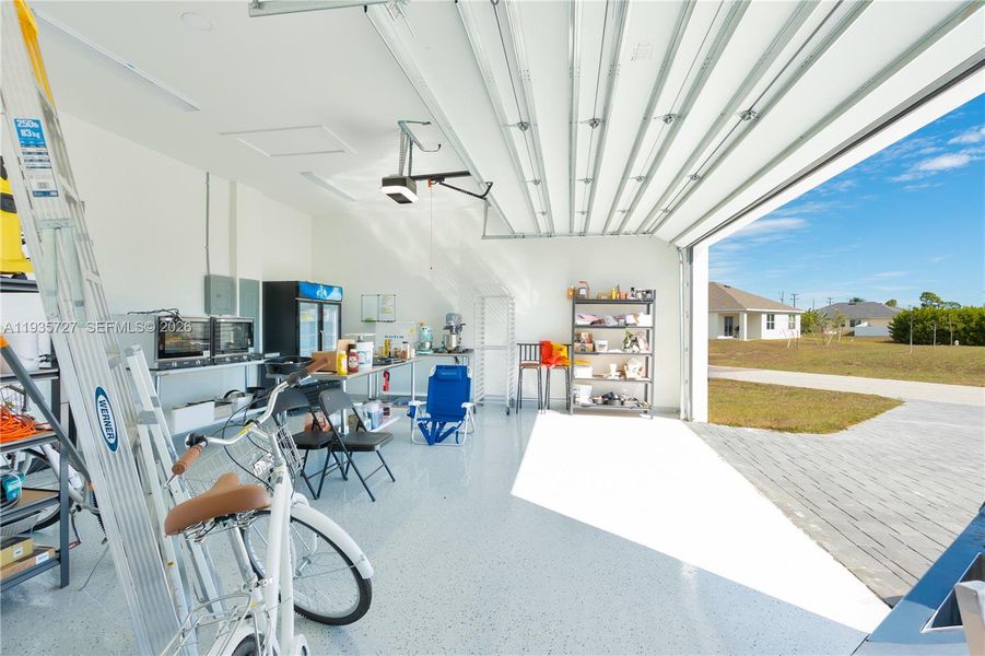 Community amenities in , Cape Coral (Image 37).