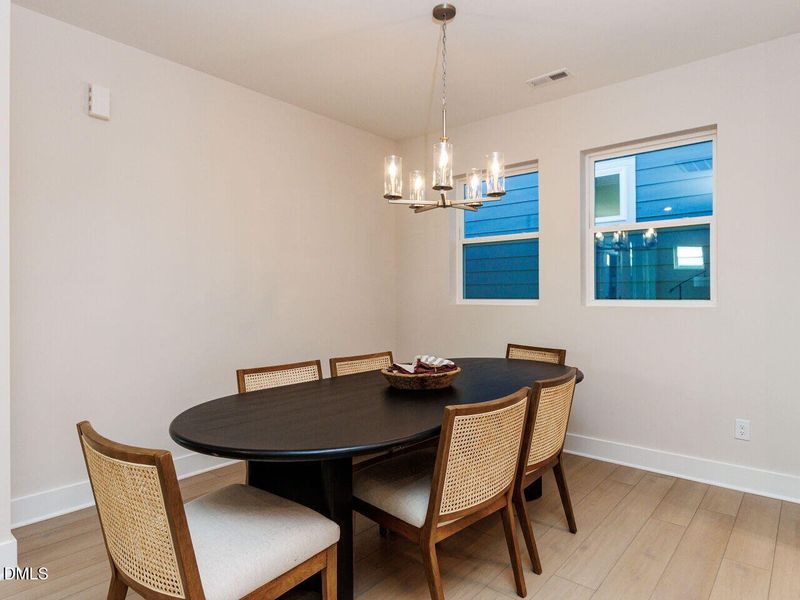014-1280x960-dining-room
