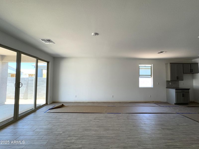 16 - Great Room 16 - Great Room