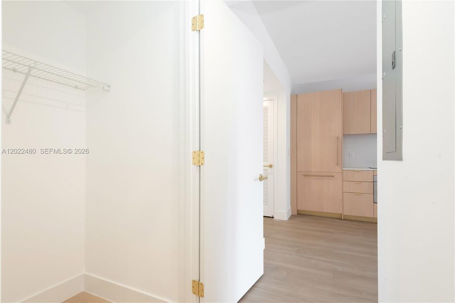 Spacious, unfurnished interior of a new home in , Miami (Image 24).
