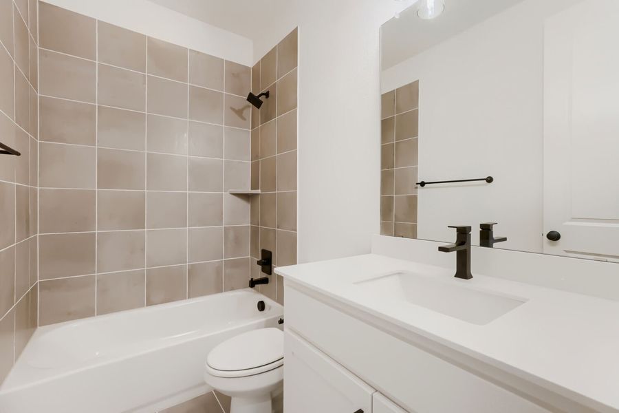 189 Enclave - Full Bathroom 189 Enclave - Full Bathroom