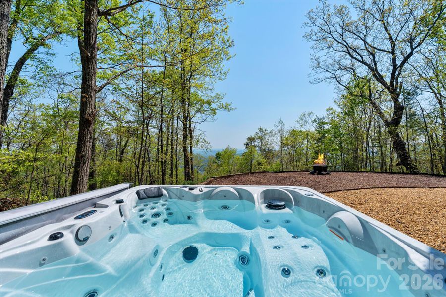 Community amenities in , Lake Lure (Image 28).