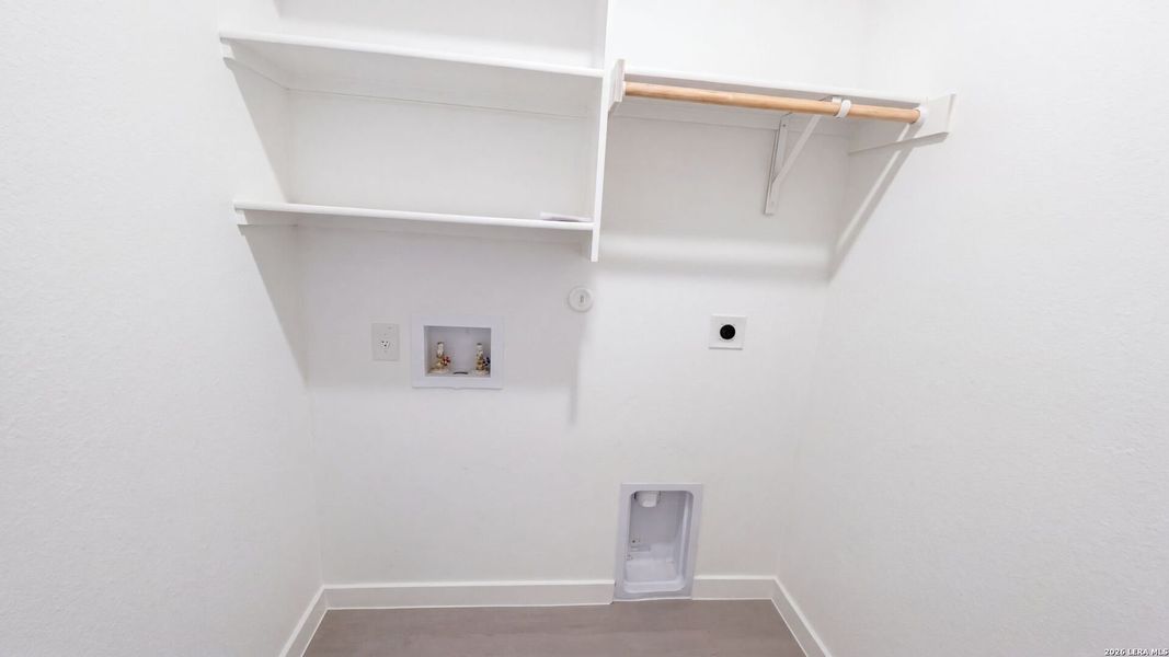 Spacious, unfurnished interior of a new home in Waterwheel, San Antonio (Image 32).