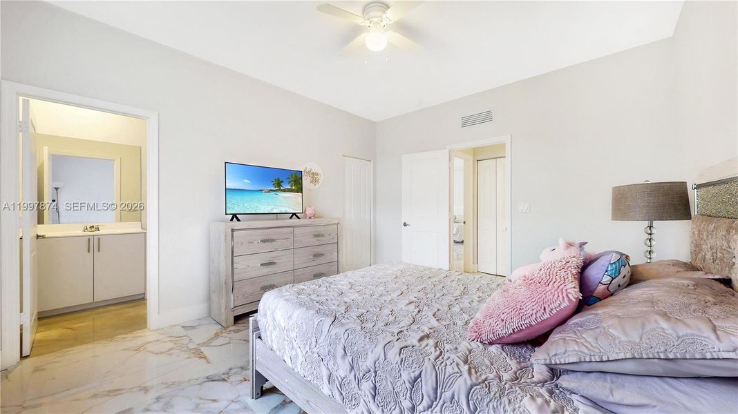 Furnished interior view inside a new home in , Homestead (Image 40).