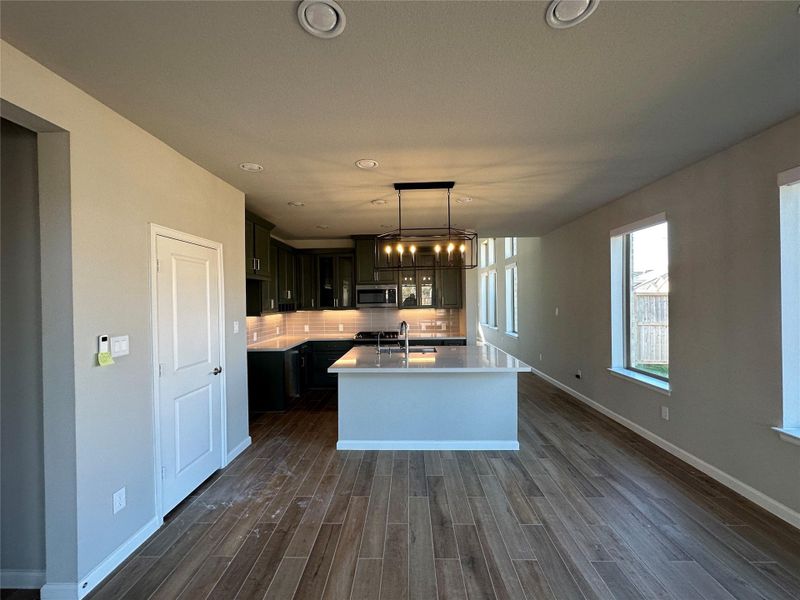 Furnished interior view inside a new home in Sienna, Missouri City (Image 5).