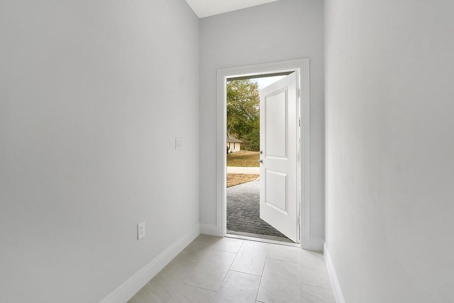 6215-4th-Ln-HigMedia-006-1280