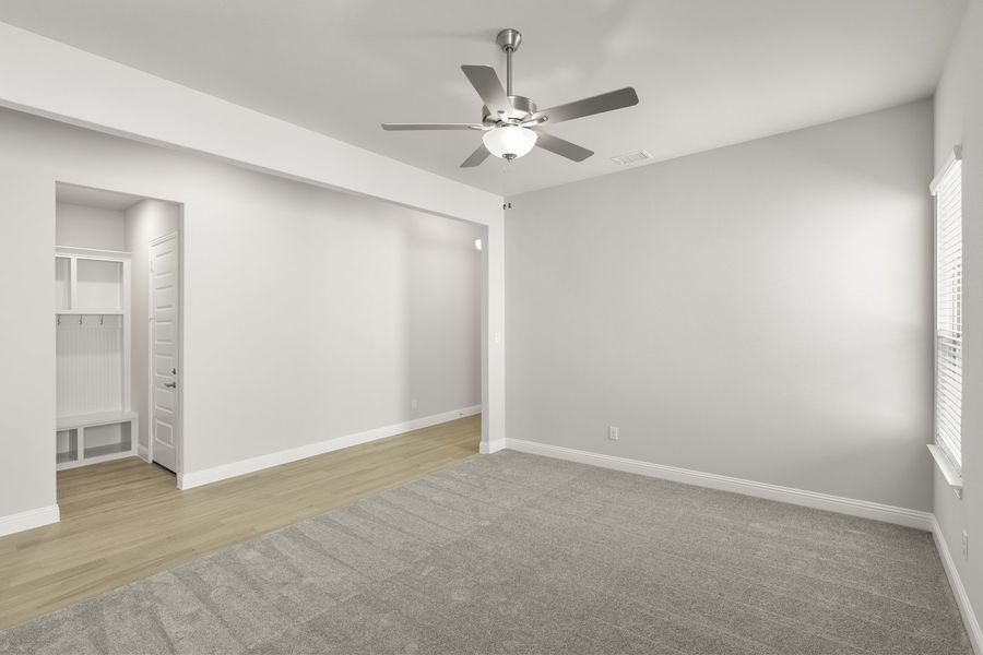 Spacious, unfurnished interior of a new home in Lake Shore Village, Rowlett (Image 23). Spacious, unfurnished interior of a new home in Lake Shore Village, Rowlett (Image 23).