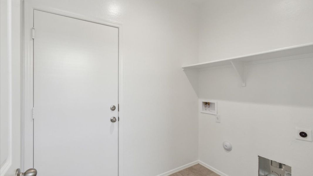 Spacious, unfurnished interior of a new home in Radiance at Superstition Vistas, Apache Junction (Image 23).