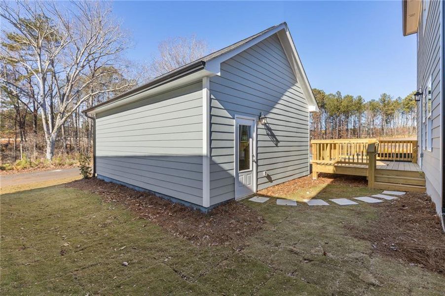 Exterior details and patio area of a home in , Athens (Image 4).