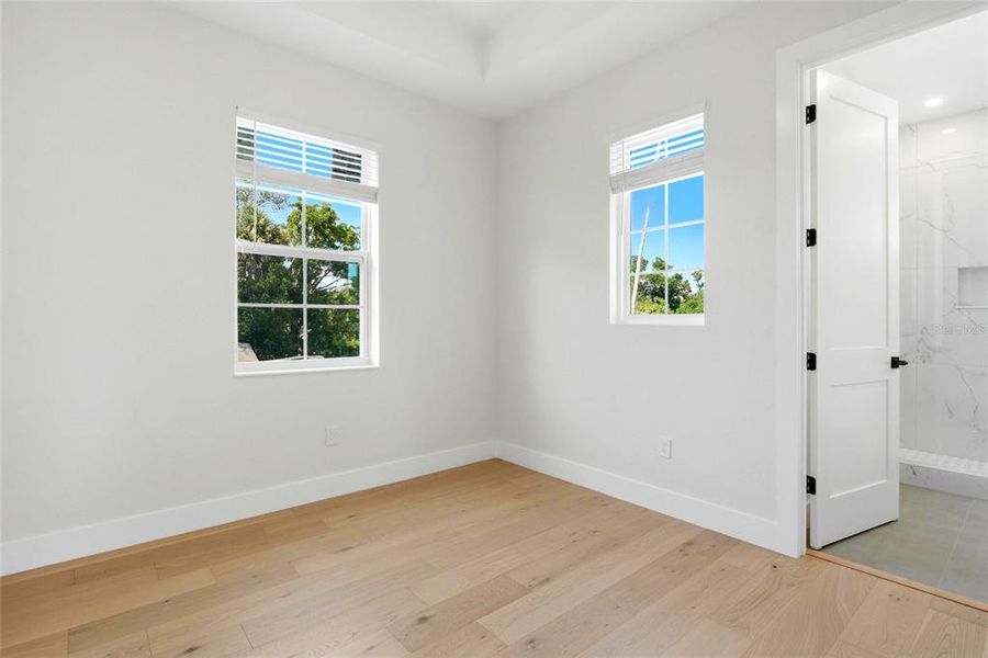 Spacious, unfurnished interior of a new home in , St. Petersburg (Image 37).