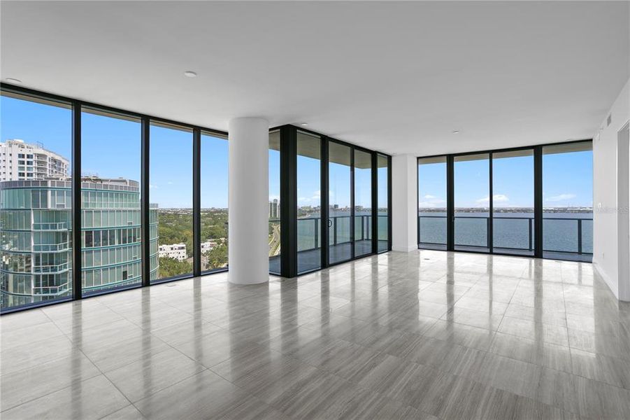Spacious, unfurnished interior of a new home in , Tampa (Image 13).
