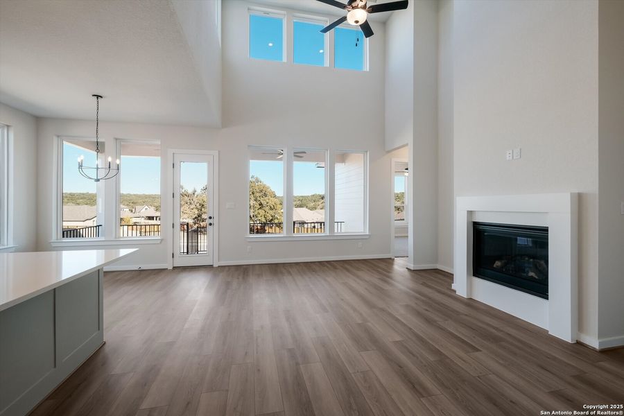 Spacious, unfurnished interior of a new home in Meyer Ranch, New Braunfels (Image 13).