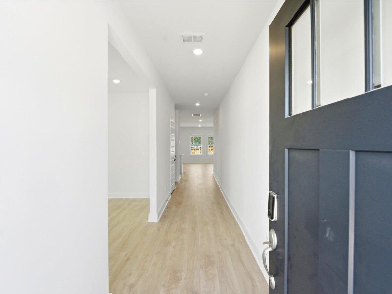 Spacious, unfurnished interior of a new home in , Summerville (Image 42).