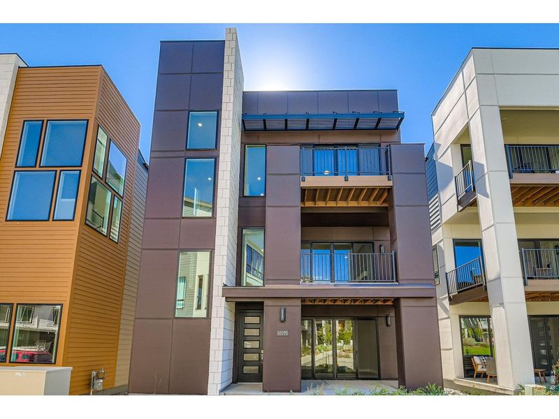 Condo located in Broomfield, CO showcasing its design and architecture (Image 5).