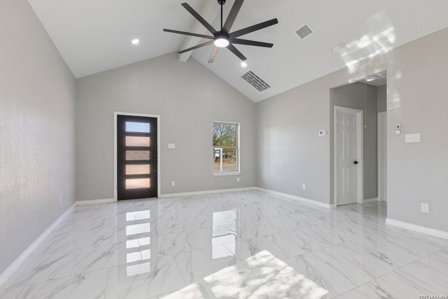 Spacious, unfurnished interior of a new home in , Poteet (Image 20).