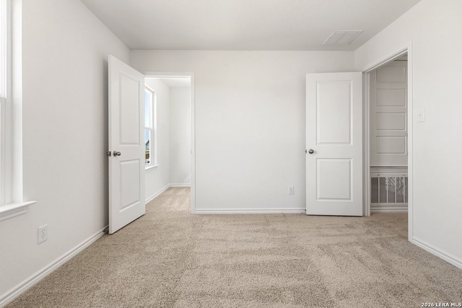 Spacious, unfurnished interior of a new home in The Granary - Heritage Collection, San Antonio (Image 27).