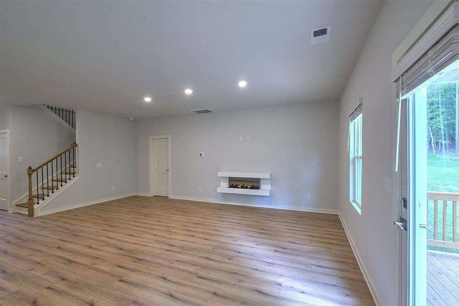 Spacious, unfurnished interior of a new home in The Woodlands Preserve, Jackson (Image 36).