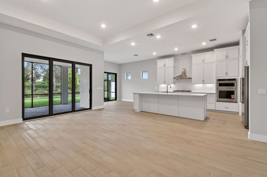 Spacious, unfurnished interior of a new home in Greyhawk Landing, Lake Worth (Image 33).