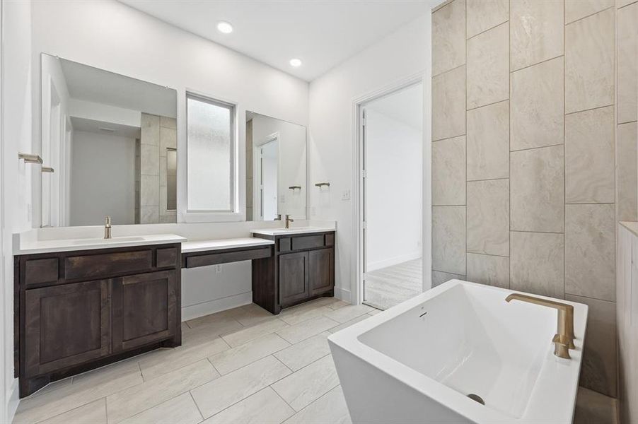 Furnished interior view inside a new home in Dove Hollow, Waxahachie (Image 4).