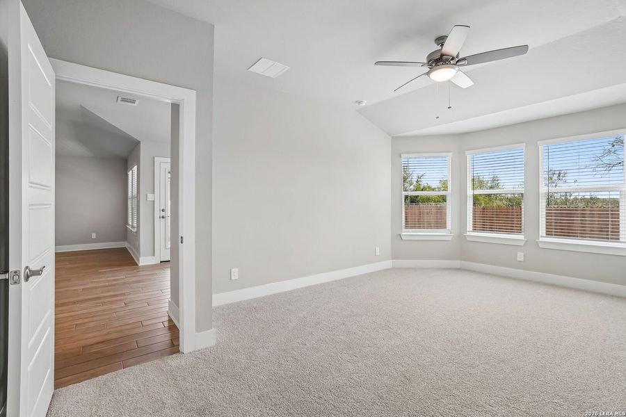 Spacious, unfurnished interior of a new home in Carmel Ranch, Schertz (Image 16). Spacious, unfurnished interior of a new home in Carmel Ranch, Schertz (Image 16).