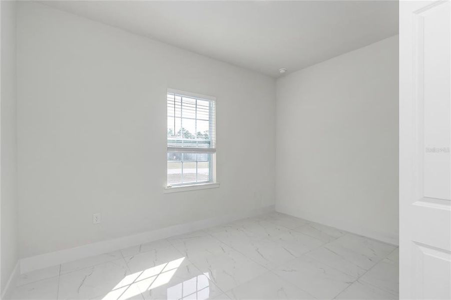Spacious, unfurnished interior of a new home in , Ocala (Image 16).